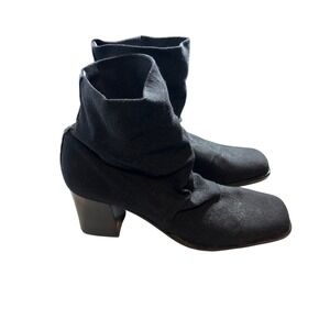 MARTINEZ VALERO Womens Black Suede Block Heel Booties Size 8 Minimalist Stretchy